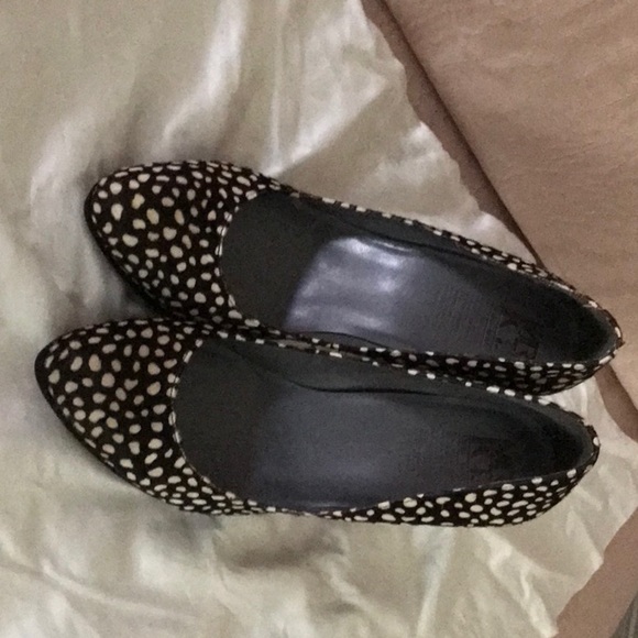 Worn once. Excellent condition. Pet free Home. - Picture 5 of 8